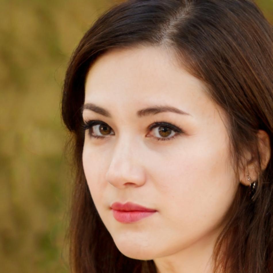 Retrato profesional de Carmen Ruiz, especialista en presupuestos empresariales